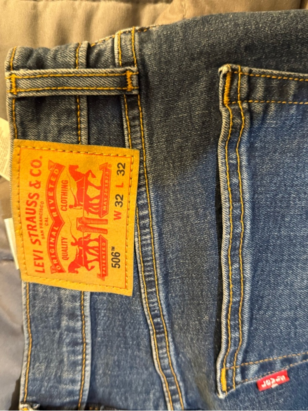 Levi's Men's Blue Slim Straight Jeans with Gold Stitching 32x32